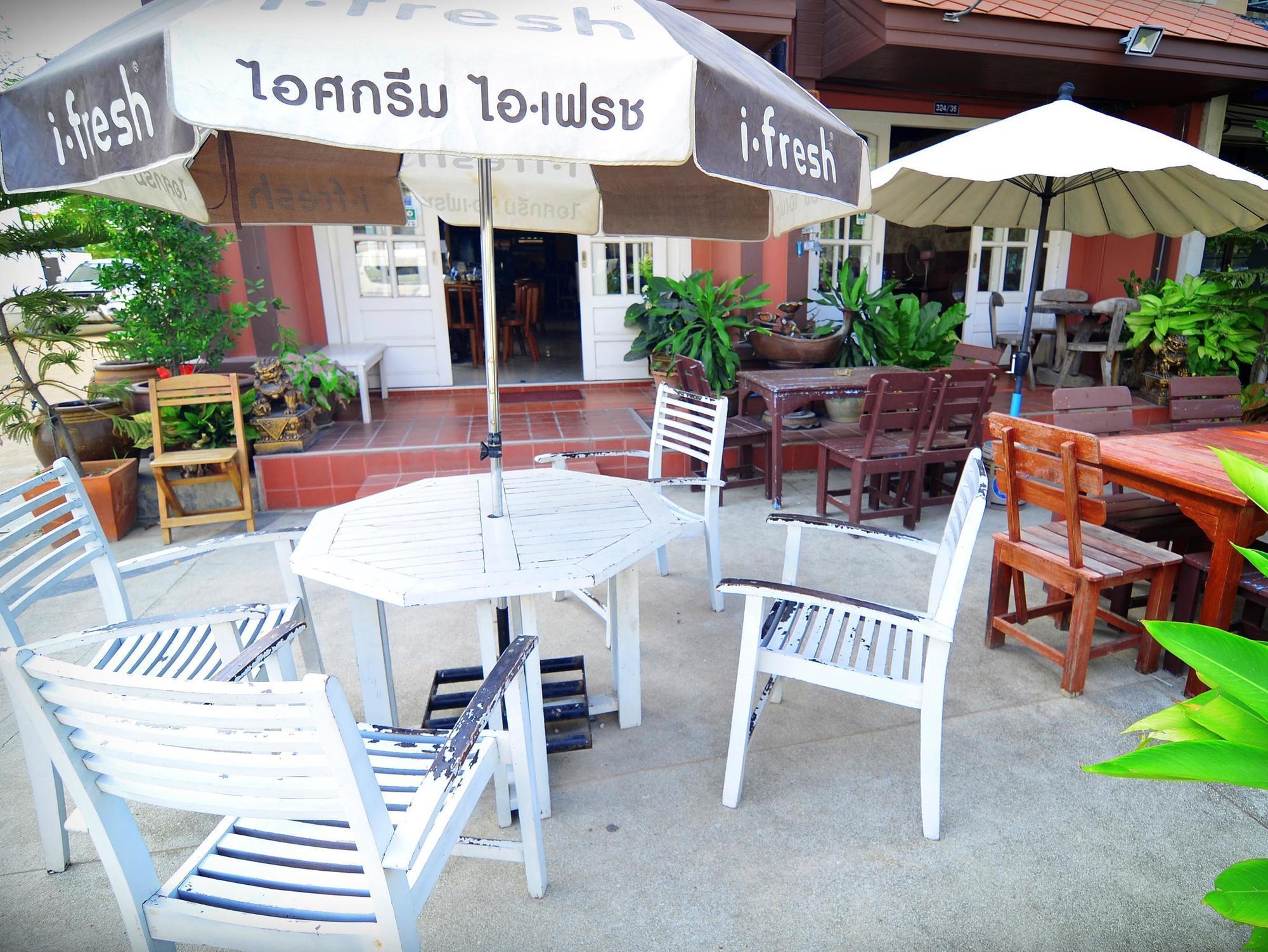 The Famous House - Jomtien Hotel Екстериор снимка