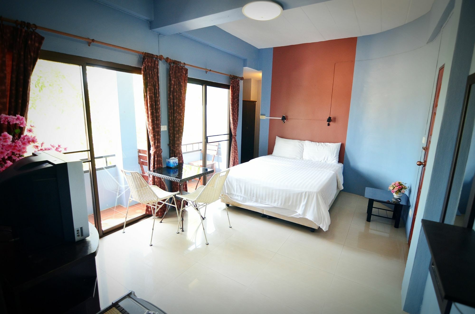 The Famous House - Jomtien Hotel Екстериор снимка