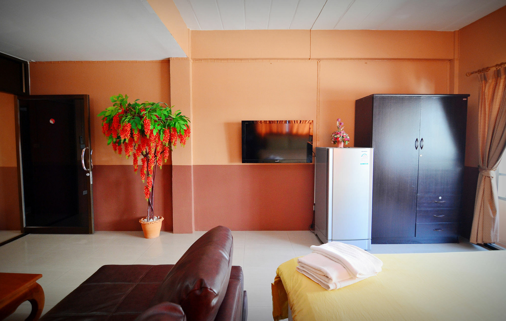 The Famous House - Jomtien Hotel Екстериор снимка