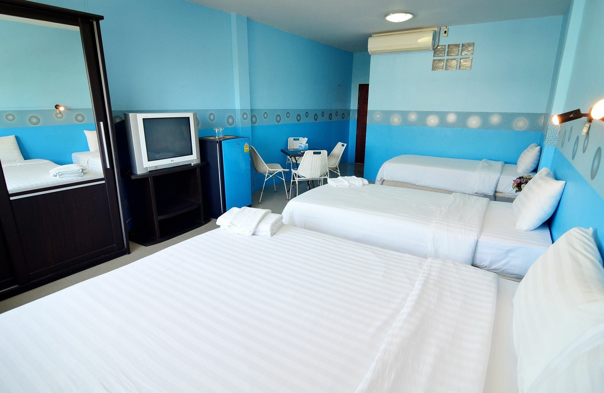 The Famous House - Jomtien Hotel Екстериор снимка