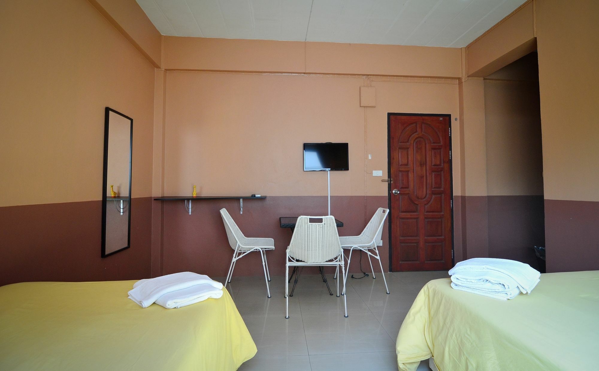 The Famous House - Jomtien Hotel Екстериор снимка