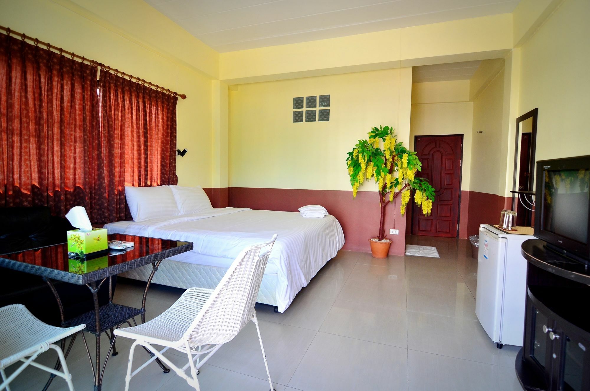 The Famous House - Jomtien Hotel Екстериор снимка