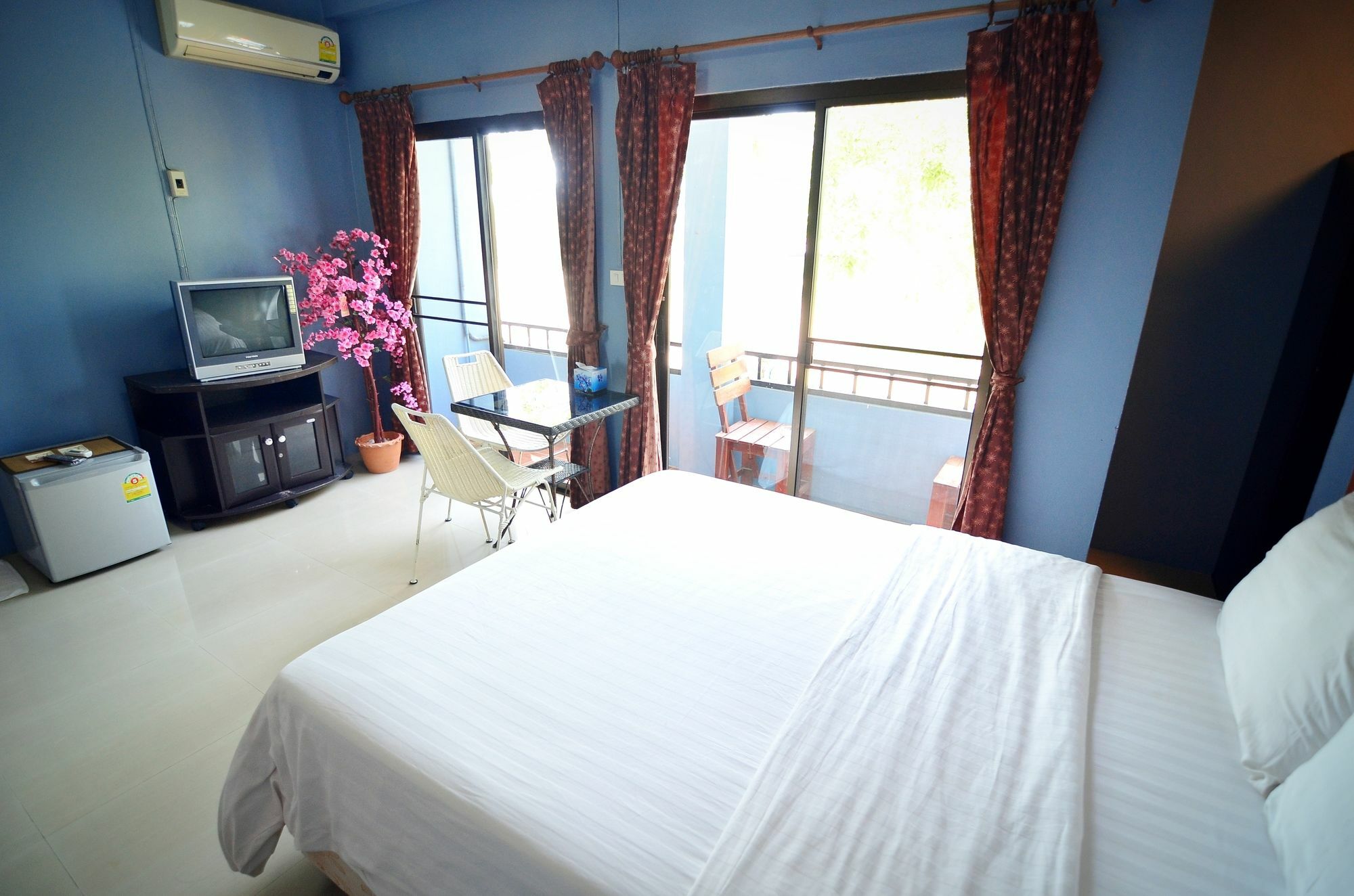 The Famous House - Jomtien Hotel Екстериор снимка