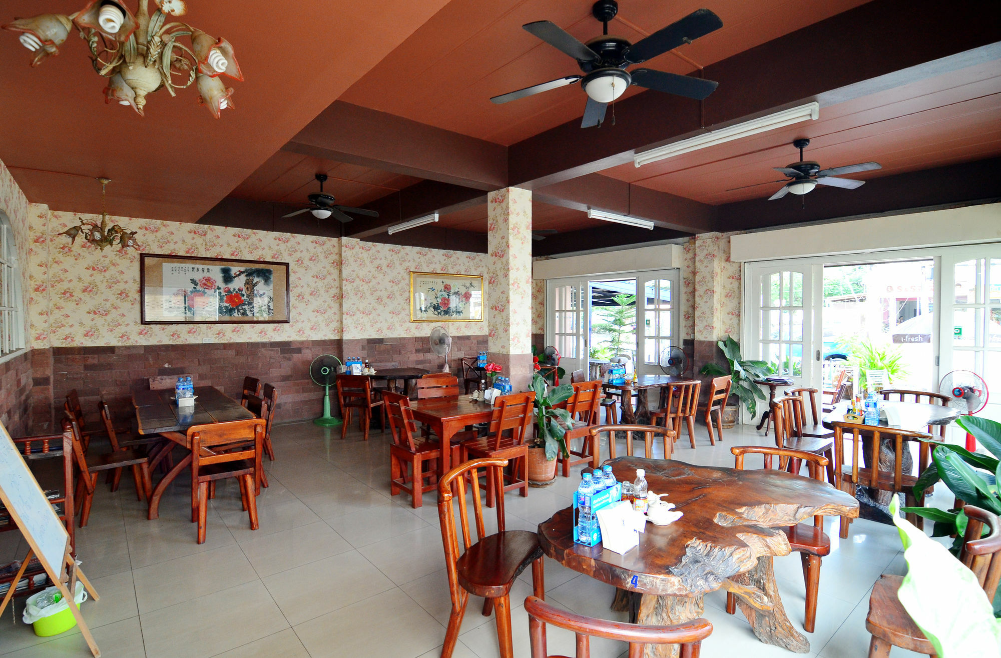 The Famous House - Jomtien Hotel Екстериор снимка